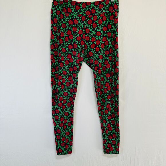 LuLaRoe Pants - LuLaRoe Women's Tall & Curvy Leggings Red/Green Floral Pattern Black Background